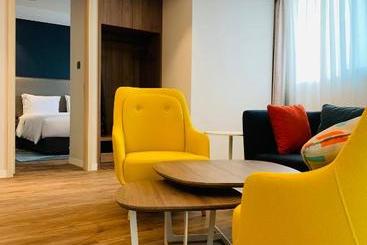 هتل Holiday Inn Express Chongqing Airport Zone, An Ihg