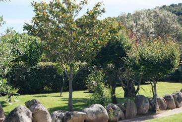پانسیون Les Jardins De Santa Giulia   Charmante Chambre D Hôte