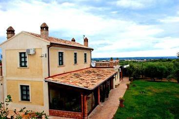 هتل Agriturismo Casacchella