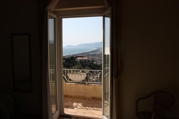 Отель Belvedere