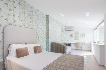 هتل Relais Villa Savarese