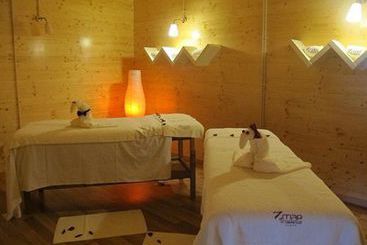 هتل Zmar Eco Experience