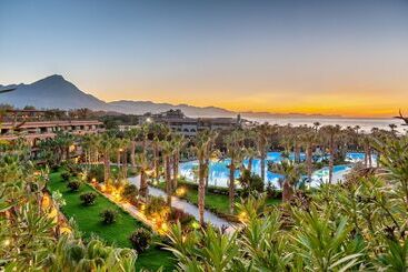 Acacia Resort Parco dei Leoni