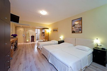 هتل Efplias  Apartments And Suites