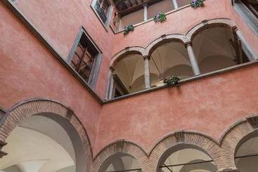 هتل Palazzo Servanzi Confidati