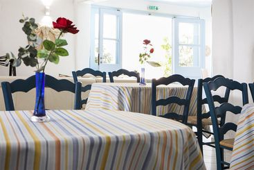 Hotel Psarou Beach
