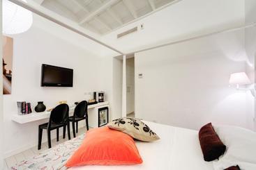 בית מלון כפרי Suites Pantheon Rome