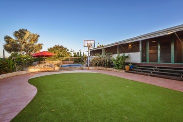 17 Ningaloo Street