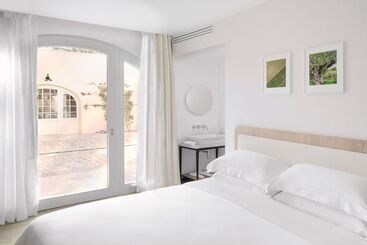 Отель Auberge La Coste