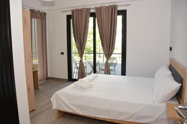 هتل آپارتمان Lungomare Private Rooms