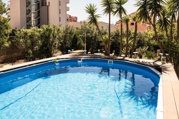 Otel Capri