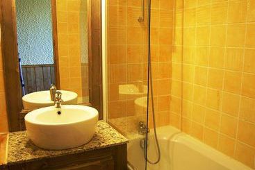 هتل Chalet De L'Ours