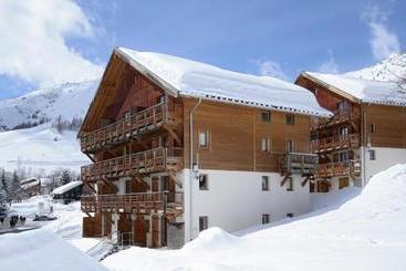 هتل Résidence Odalys Les Chalets De La Porte Des Saisons