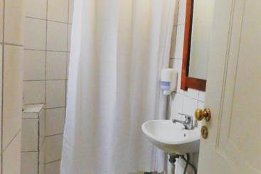 هتل Fivos   Hostel