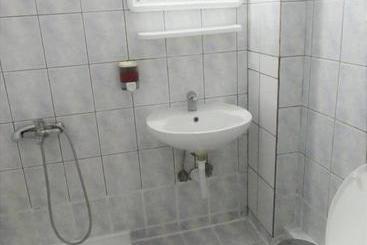 هتل Fivos   Hostel