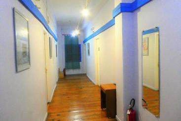 هتل Fivos   Hostel