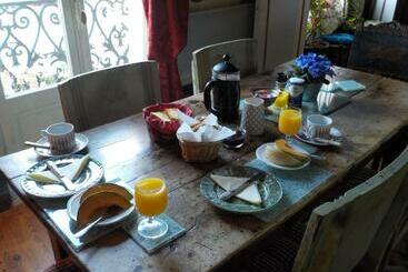 هتل Chez Teresa A Taste D Angleterre