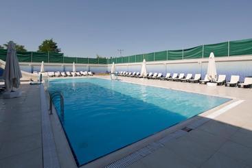 בית מלון כפרי Korel Thermal Resort