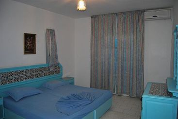 هتل La Corniche Guest House