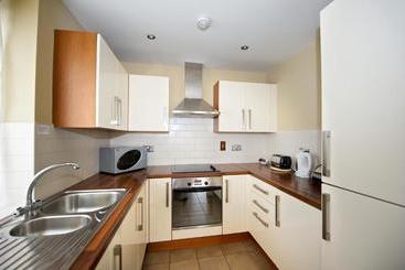 هتل Staycity Aparts Saint Augustine Street