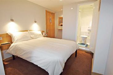 The Rosemount Hotel