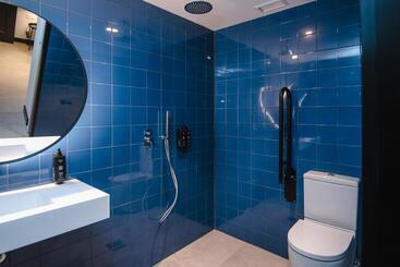 הוסטל Latroupe La Granja