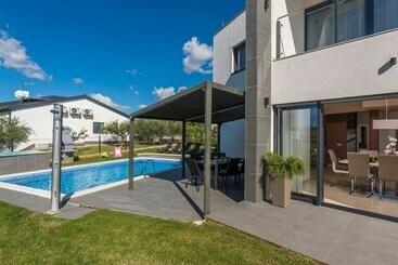 بيت ريفى Villa For Up To 10 Guests With Private Pool And Garden