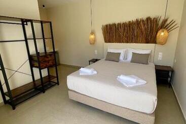 آپارتمان Atma Beach Rooms & Suites