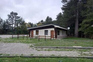 مبيت وإفطار Chalet Lago