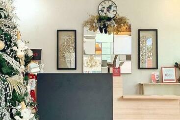 هتل Reddoorz Hostel @ St. Paul Village Lapulapu