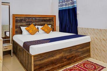 호텔 Spot On 80216  Time Square