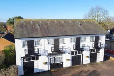 هتل Stratton Cottage Guesthouse