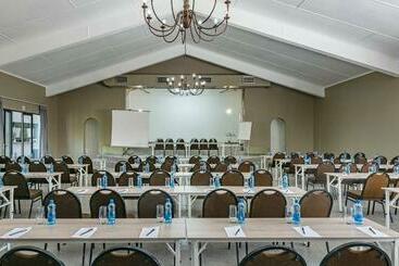 هتل Upington Inn