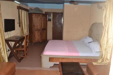 White Horse Hotel Porto Novo