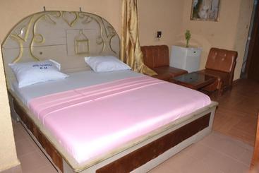 White Horse Hotel Porto Novo