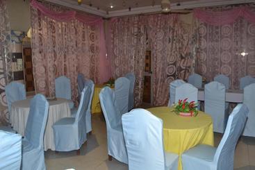 White Horse Hotel Porto Novo