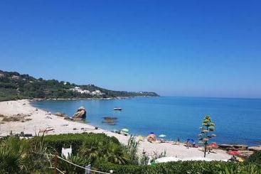 استراحتگاه Baia Del Sole Vasto