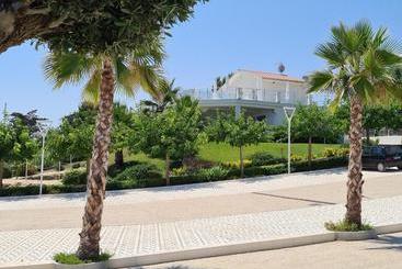 استراحتگاه Baia Del Sole Vasto