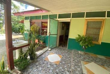 تختخواب و صبحانه Coco Verde