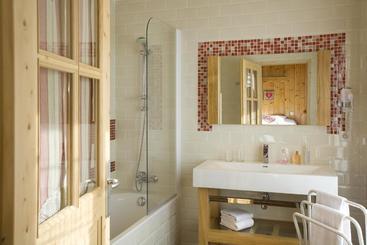 هتل Hôtel L Arbina