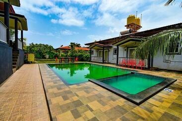 هتل Fabescape Vagator Retreat Resort With Swimming Pool   Nr Vagator Beach