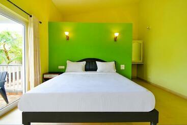هتل Fabescape Vagator Retreat Resort With Swimming Pool   Nr Vagator Beach