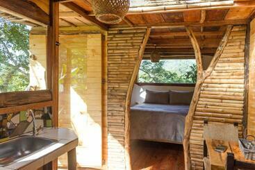 بنسيون Cabana Del Rio Lejos Pijao, Finca Flora Del Rio