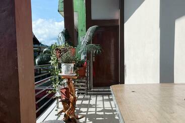 هتل Almira Homestay Ambon Mitra Reddoorz