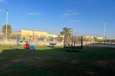 Hotel Golden Lake Marina