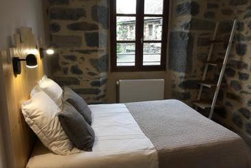 هتل Hôtel Restaurant Le Bardière