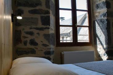 هتل Hôtel Restaurant Le Bardière