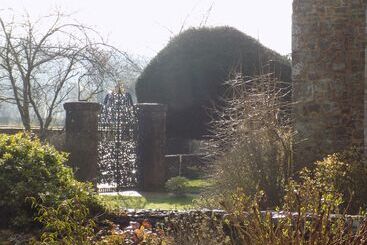 בית מלון כפרי Bickleigh Castle