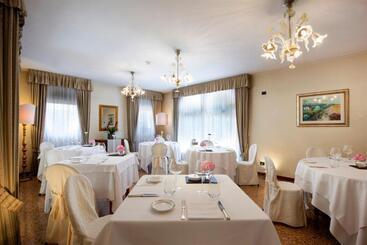 فندق Ristorante Fior
