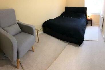 پانسیون Private Double Room With New Ensuite Shower Room
